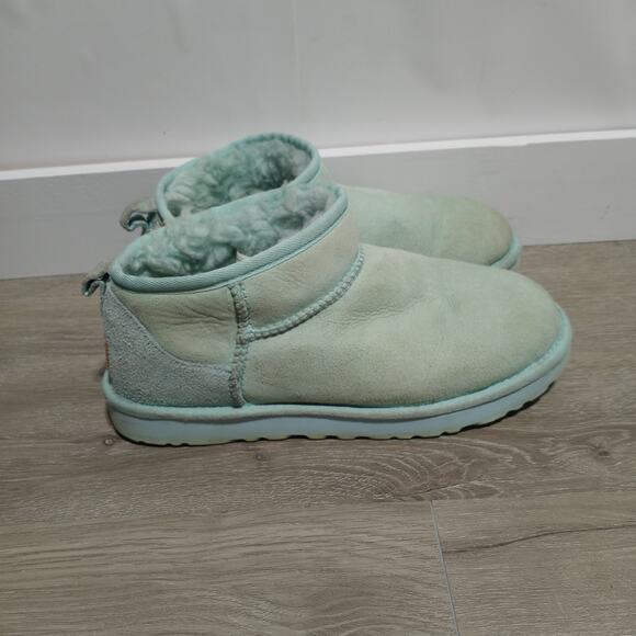 UGG Woman's Classic  Ultra Mini Boots in Mint Green Size 9 - Picture 1 of 10